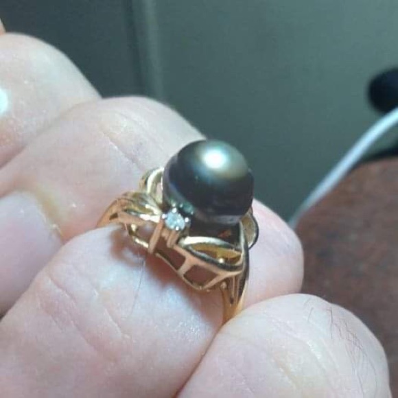 100% natural Tahitian Peal Ring (not cultured).